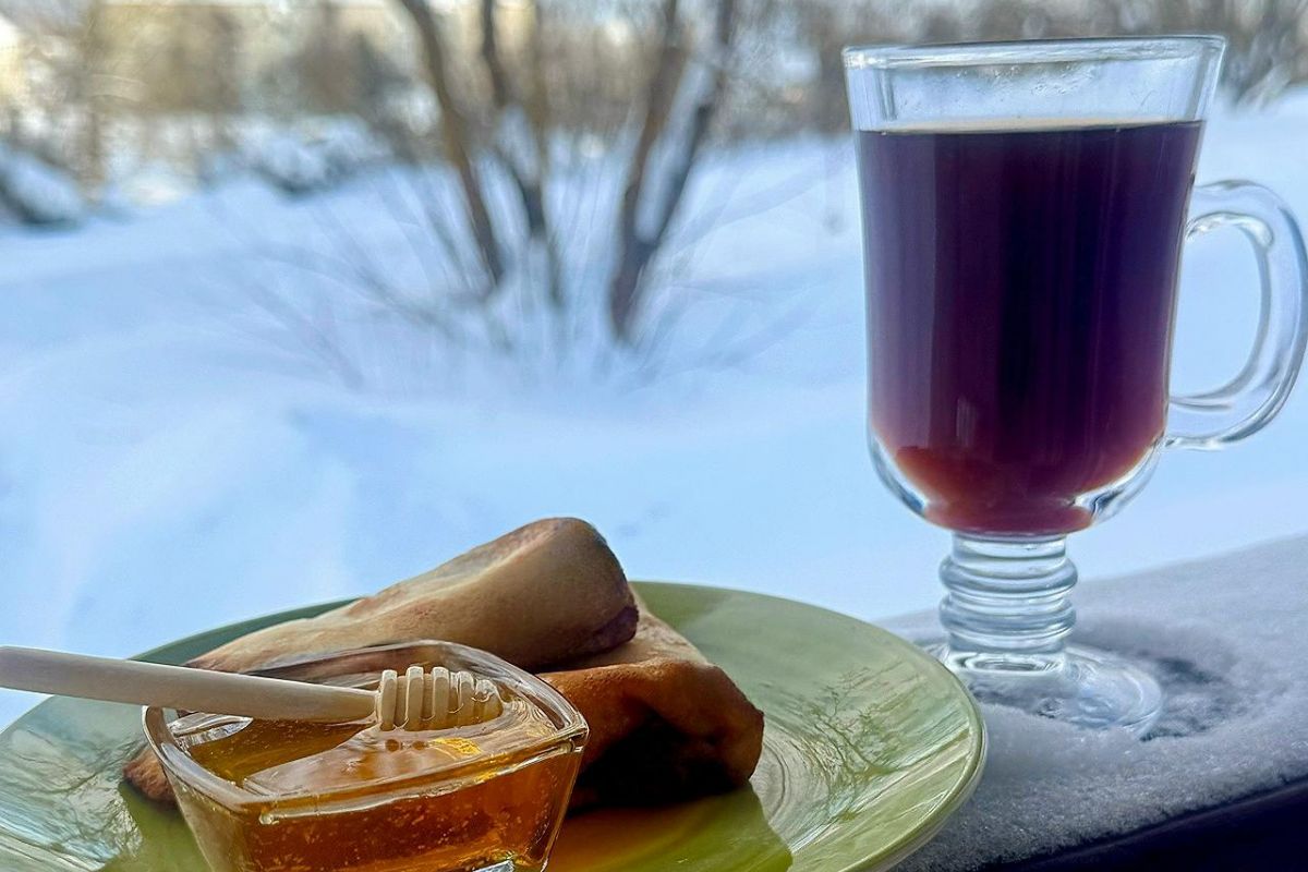 УГЛИЧ: "ПО УСАМ ТЕКЛО, А В РОТ НЕ ПОПАЛО" (18+)
