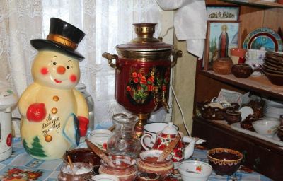 ПОДВОРЬЕ НА ПОЧИНКЕ: ЗИМНЯЯ СКАЗКА У РУССКОЙ ПЕЧКИ