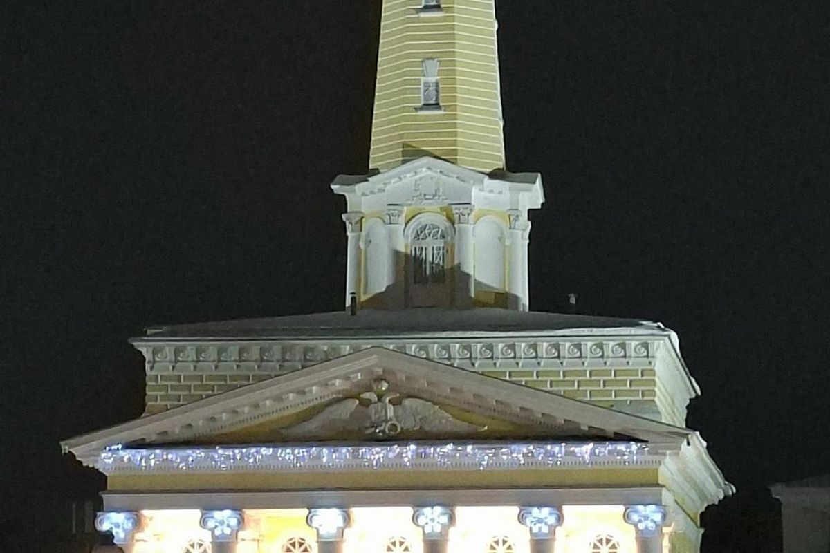РОЖДЕСТВО В КОСТРОМЕ: ЛОСИ И КЛУБНИЧНАЯ ФЕРМА