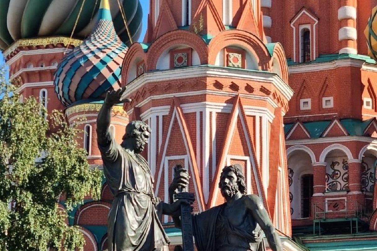 МОСКВА: ПУТЕШЕСТВИЕ НА ОСТРОВ МЕЧТЫ